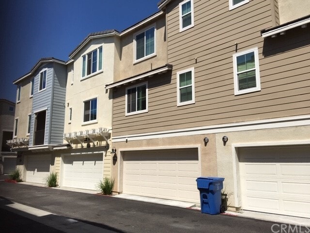 Building Photo - 2776 Fina St
