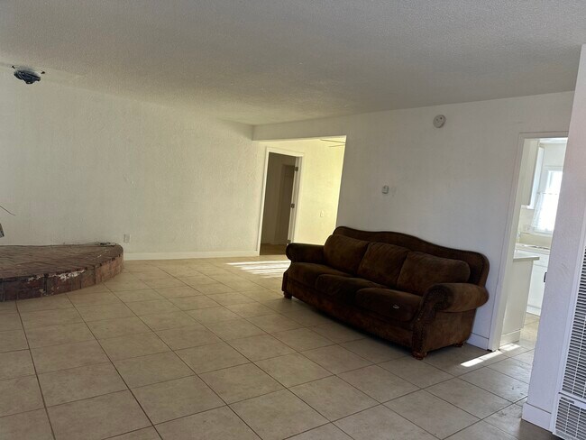 Foto del edificio - 35676 Soapmine Rd