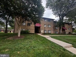 Building Photo - 6011 Majors Ln