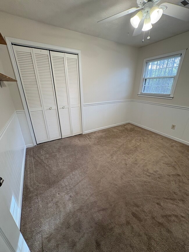 Foto del edificio - 169 Fleetwood Way