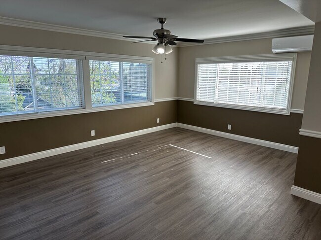 Foto del edificio - 156 E Highland Ave