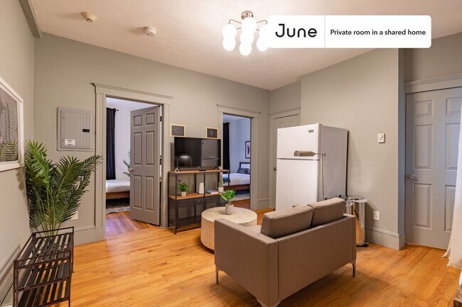 Foto del edificio - Room in Shared 3 bed/1 bath home