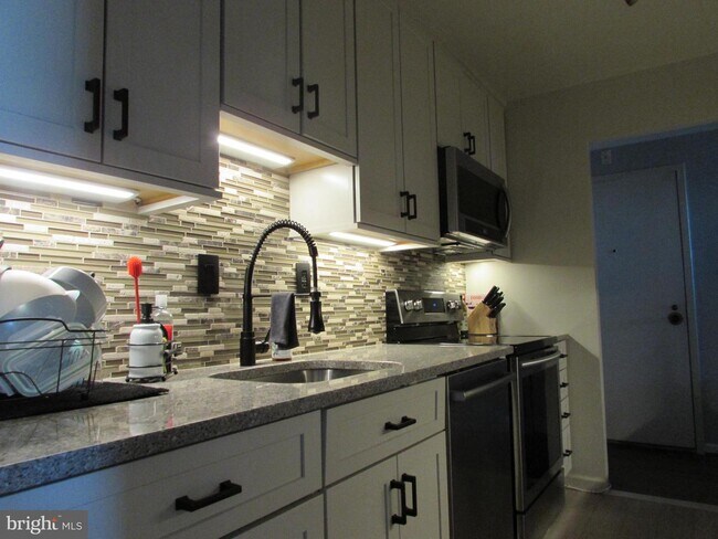 Building Photo - 9701 Fields Rd