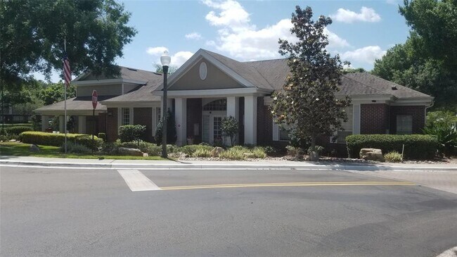Foto del edificio - 13028 Plantation Park Cir