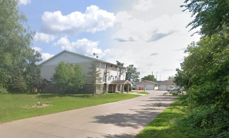 Primary Photo - Large 2 Bedroom, 1 Bathroom Apartment with...
