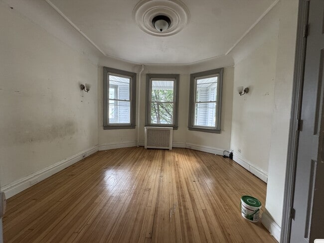 Building Photo - 36 Rutgers Ave