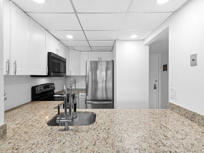 Foto del edificio - 900 River Reach Dr