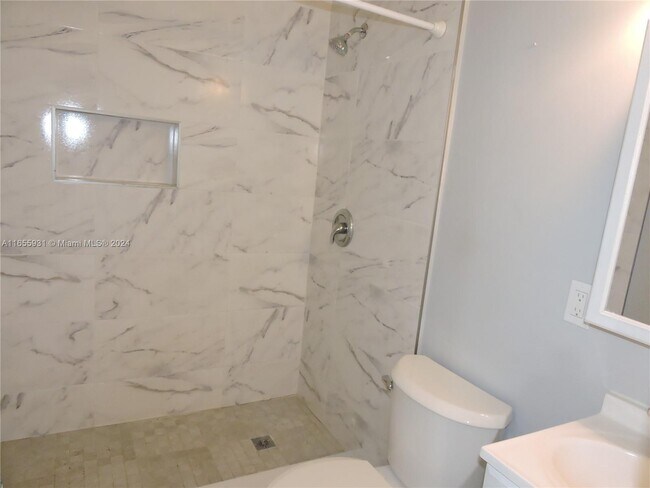 Foto del edificio - 525 E 24th St