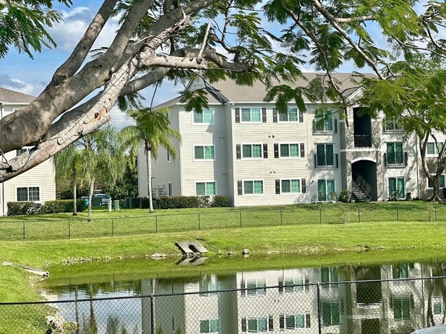 Building Photo - Hawk's Landing Apartments