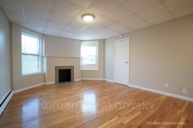 Building Photo - 1053 Beacon St