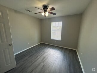 Building Photo - 10821 Snow Pea Dr