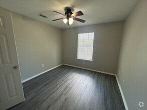 Building Photo - 10821 Snow Pea Dr