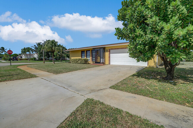 Building Photo - 6395 Sleepy Willow Way