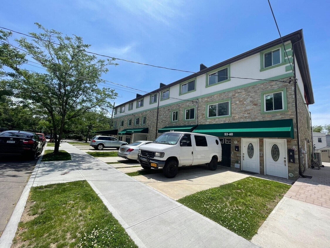 Foto principal - 53-62 61st St