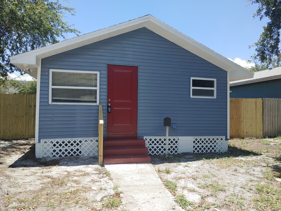 3910 Burlington Ave N Unit 3910 (House), Saint Petersburg, FL 33713