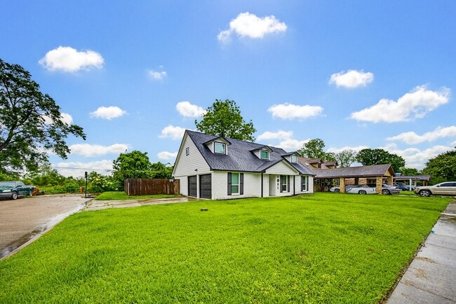 Foto del edificio - 6215 Great Oaks Dr
