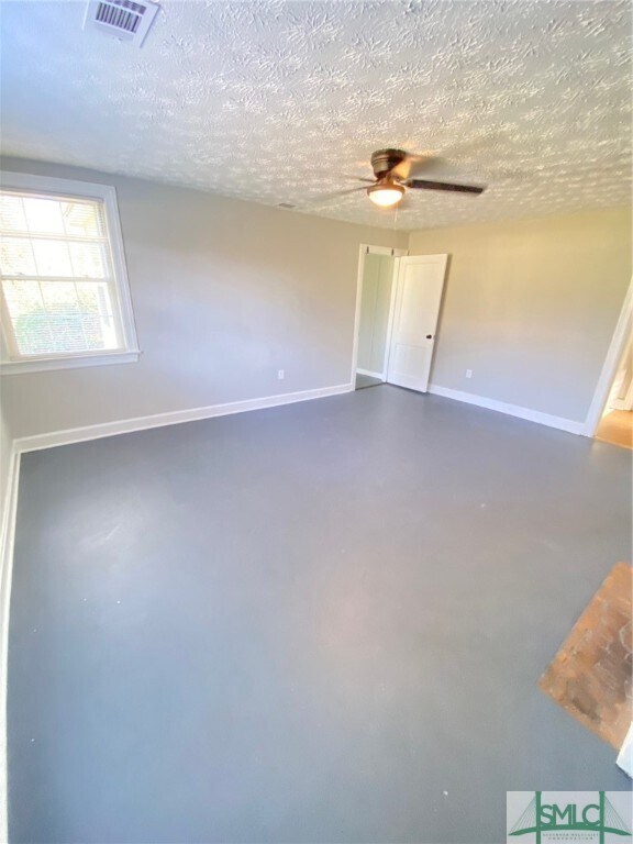 Foto del edificio - 57 Rommel Ave