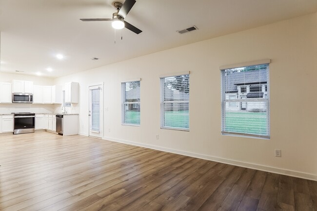 Building Photo - 5406 Cedar Creek Dr