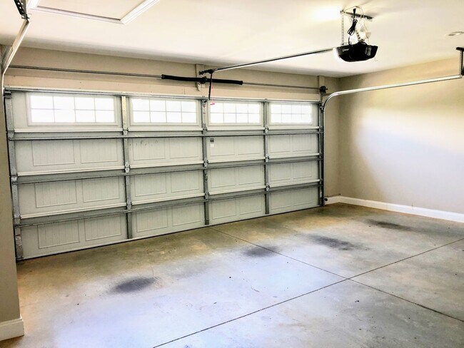 Foto del edificio - Available August 2025 | Gorgeous 3 BR | 2....