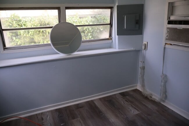 Building Photo - 145 alby Loop