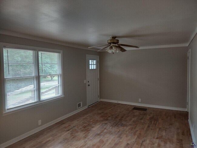 Foto del edificio - 6422 Gibson Rd