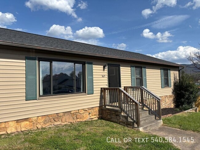 Building Photo - 3615 Ellen Dr