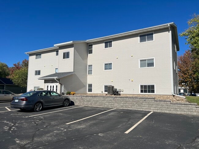 Building Photo - 1807 Greenfield Ln SW