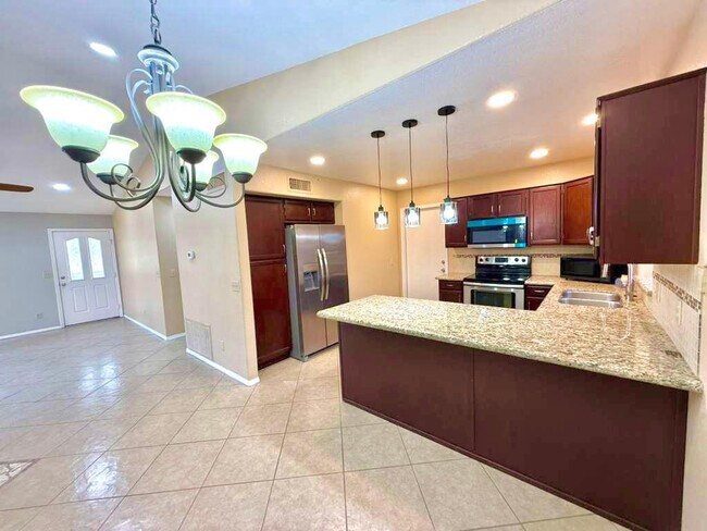 Building Photo - 7568 W Kerry Ln
