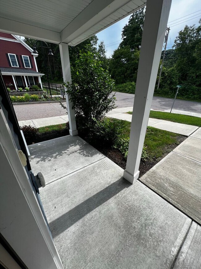 Building Photo - 251 Bayberry Cir