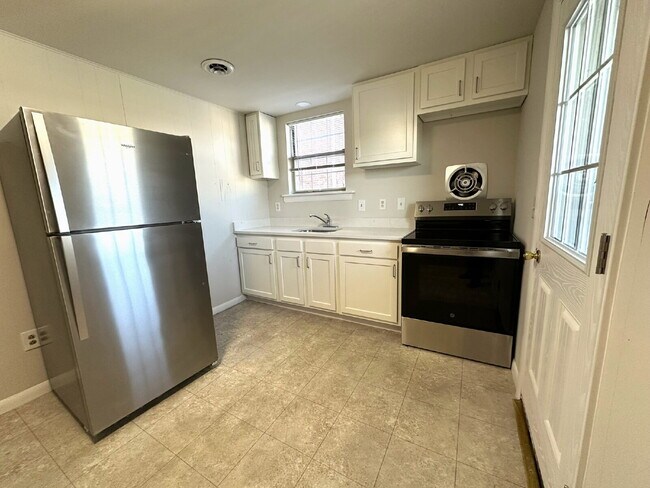 Foto del edificio - Renovated One Bedroom Apartment in Westminster