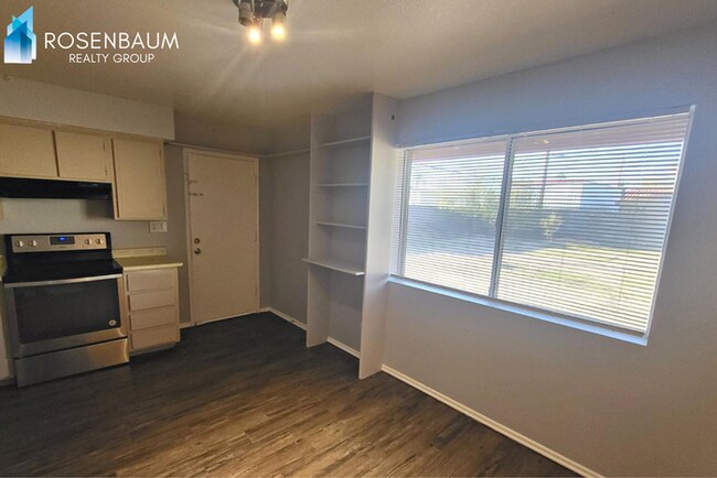 Foto del edificio - Charming 3-Beds, 1.25-Bath Single-Level Home in Apache Junction!