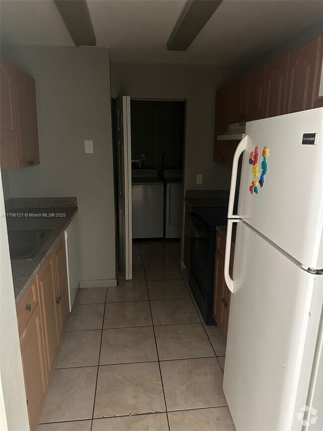 Building Photo - 2812 NW 55th Ave