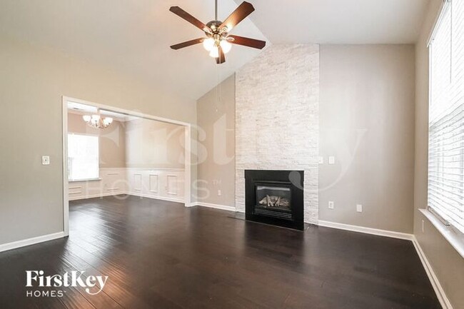 Foto del edificio - 417 Blooming Meadows Rd