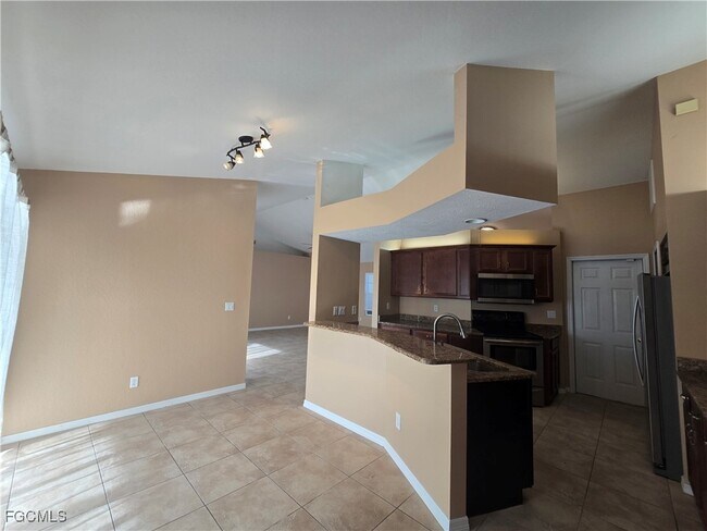 Foto del edificio - 2143 SW 5th Pl