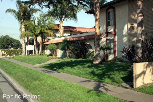 Building Photo - 13750 La Pat Pl