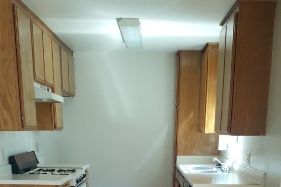 Kitchen Cabinet - 11176 Huston St