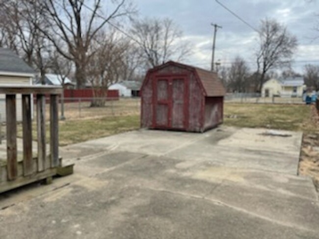 Building Photo - Two Beds, One Bath, Endless Possibilities!