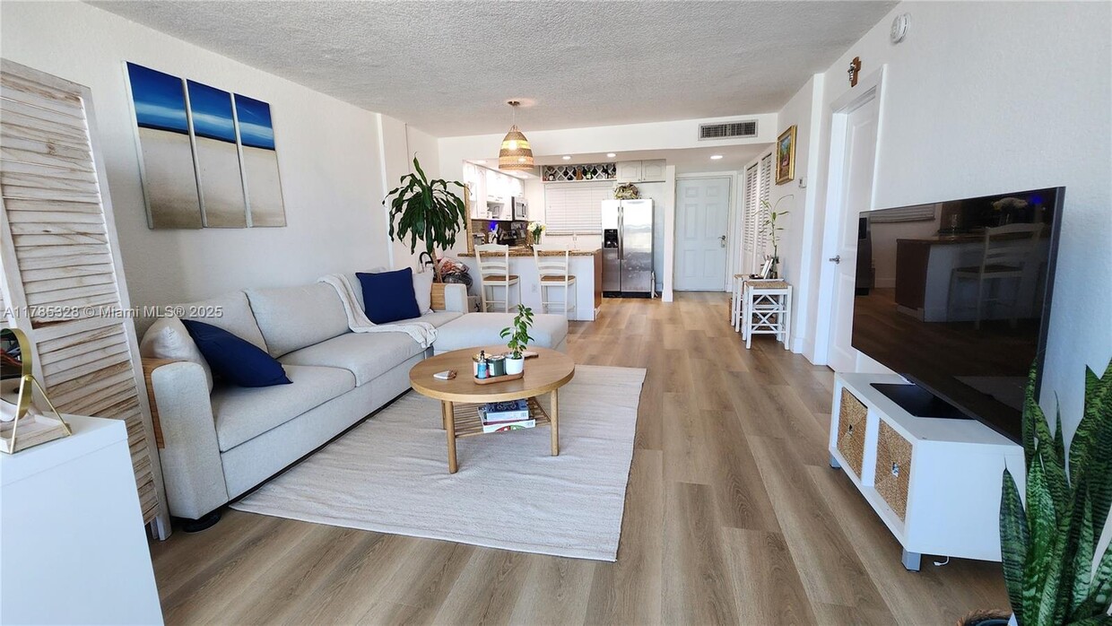 Foto principal - 7900 Tatum Waterway Dr