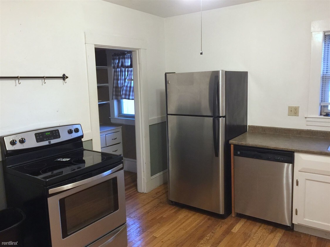 16 Rosaria St, Dorchester, MA 02122 Condo for Rent in Dorchester, MA