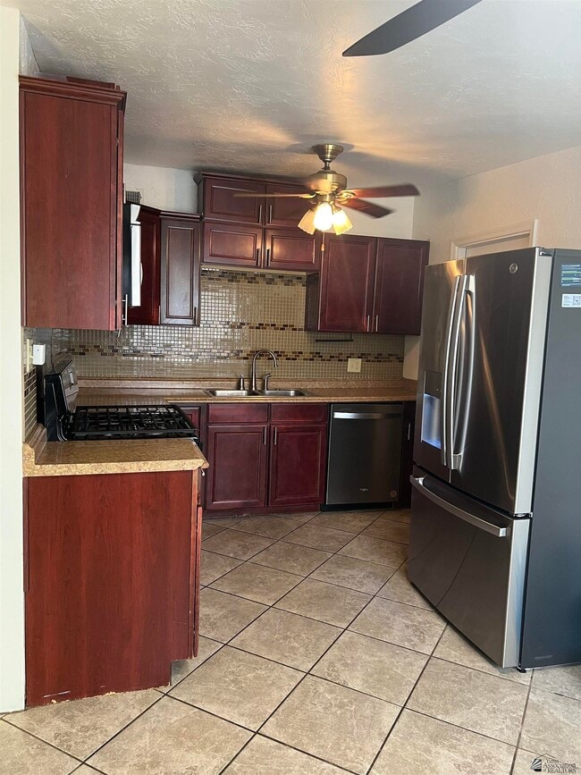 Foto del edificio - 1294 W 19th St