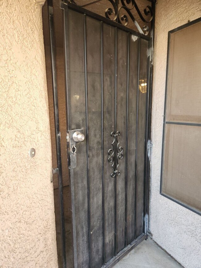 Foto del edificio - Single-Story 2 Bed, 2 Bath with 2-Car Garage in Gate Community