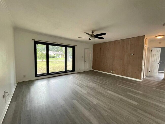 Building Photo - 123 Wildwood St