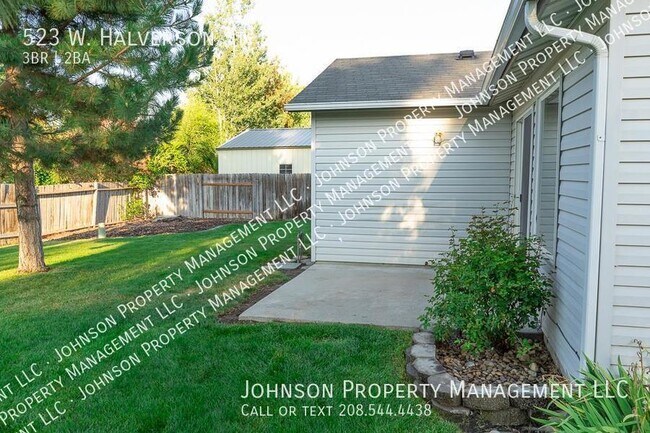 Building Photo - 523 W Halverson St