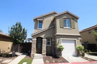 Building Photo - 2102 Makenna Dr