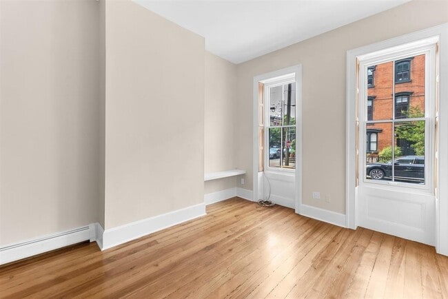 Building Photo - 299 8th St