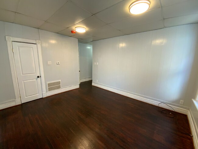 Building Photo - 263 Division St