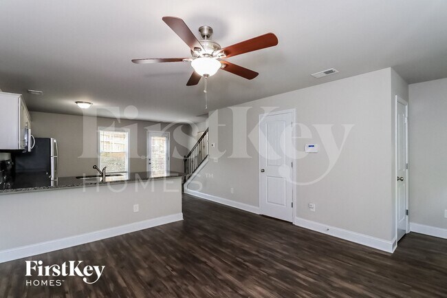 Foto del edificio - 6690 Sawnee Way