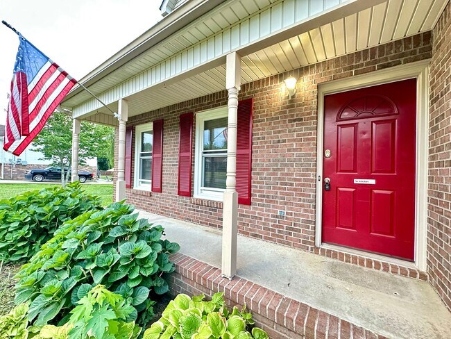 Foto del edificio - 642 Gardendale Ln