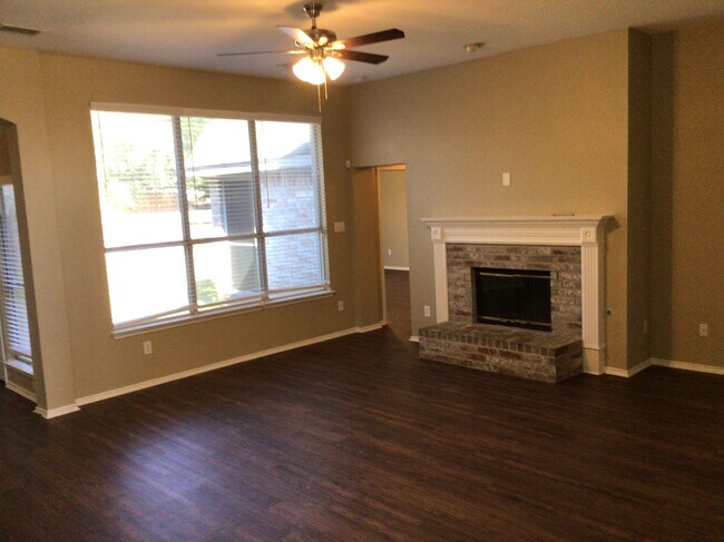Building Photo - 4728 Sunflower Drive