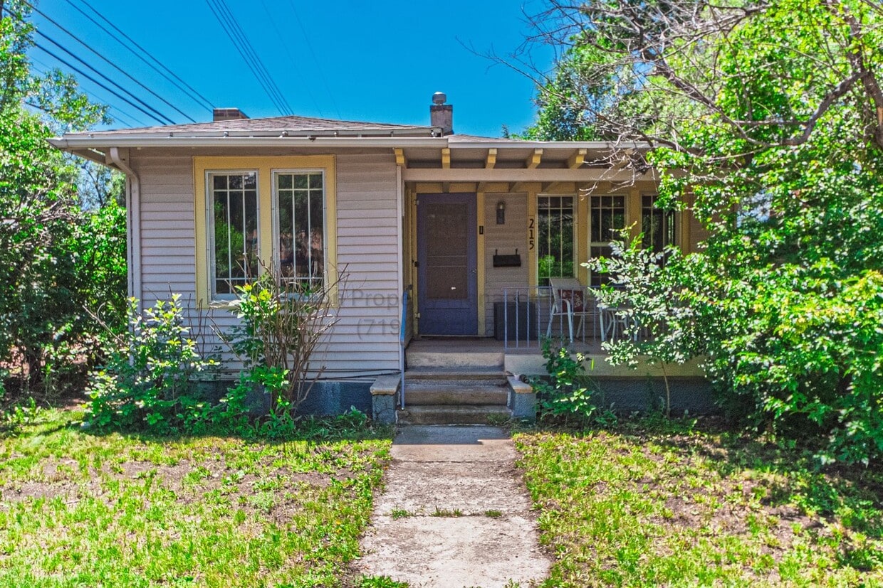 Foto principal - 215 E Washington St